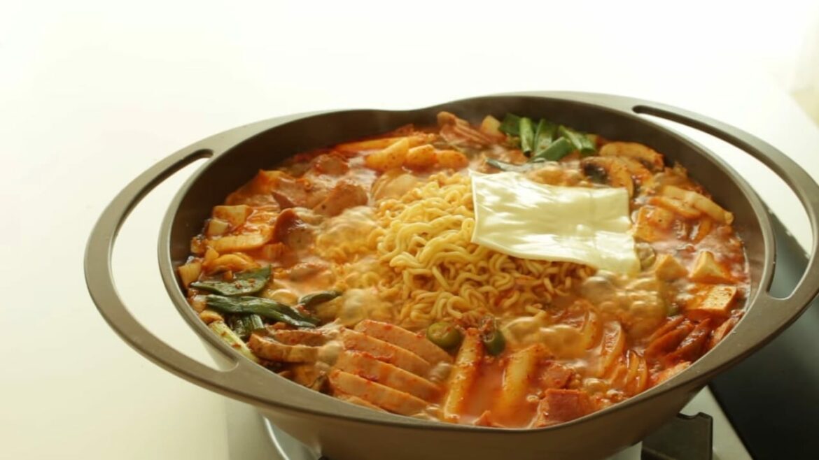 보글보글♪ 뜨끈한 부대찌개 만들기 뜨끈한 부대찌개